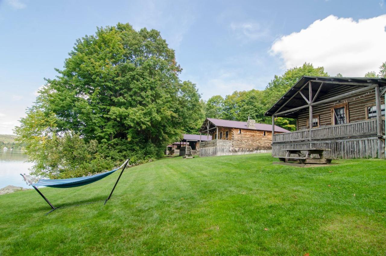 Mountain Lake Cottages Westmore Eksteriør billede