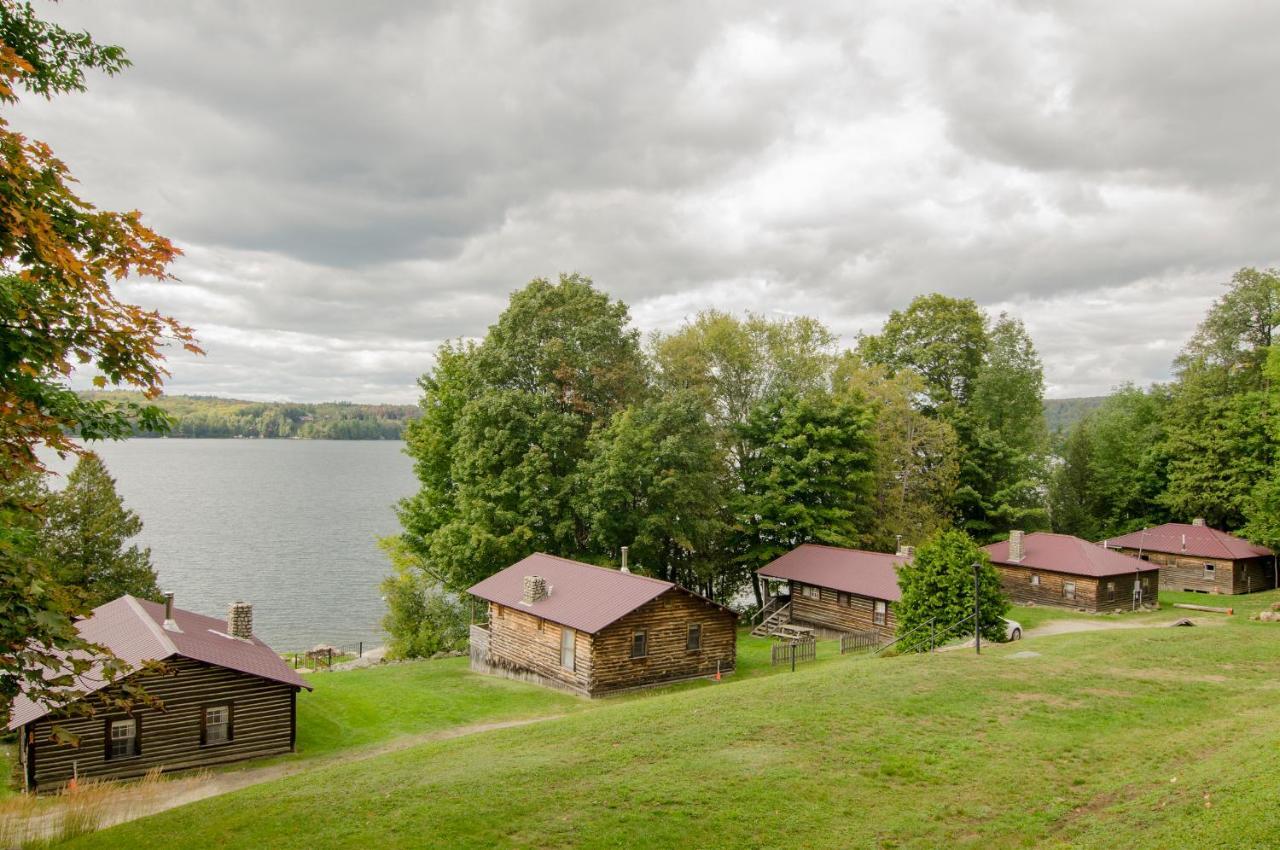 Mountain Lake Cottages Westmore Eksteriør billede